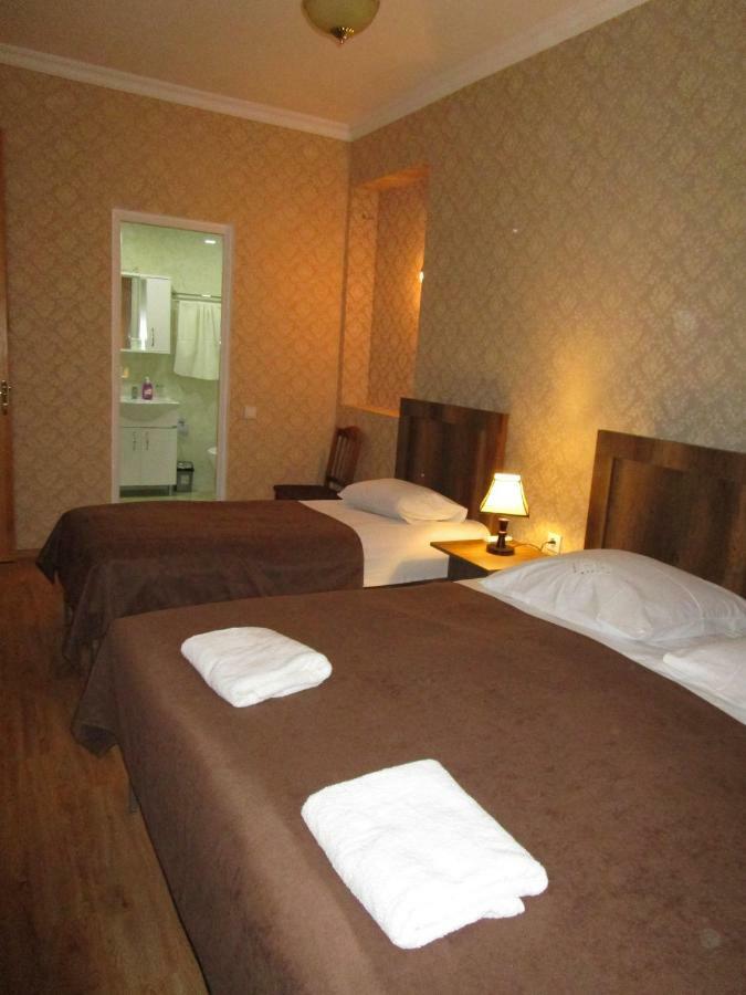 Guest House T&N Kʼutʼaisi Exterior foto