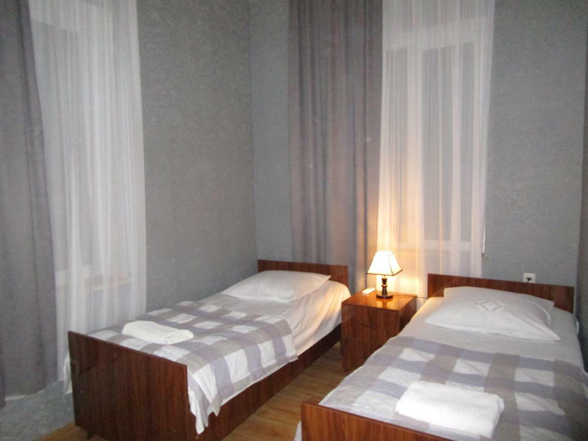 Guest House T&N Kʼutʼaisi Exterior foto