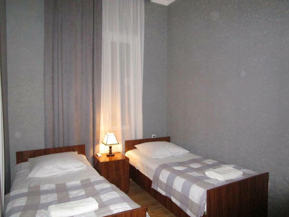 Guest House T&N Kʼutʼaisi Exterior foto